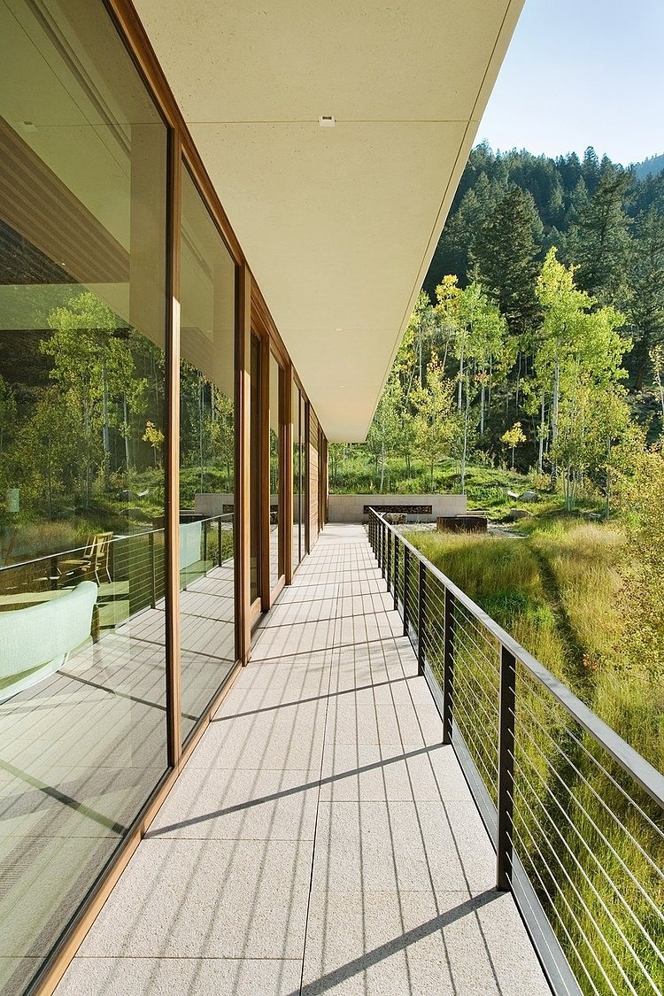 Linear House by Studio B Architects