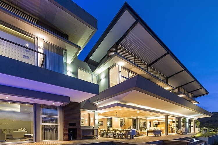 Albizia House by Metropole Architects