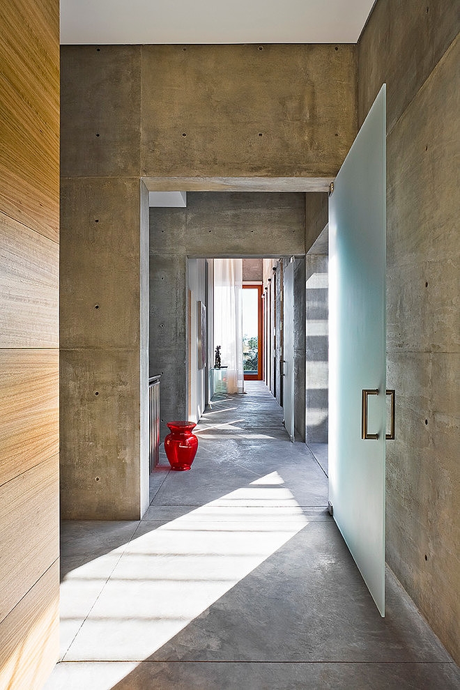 Toro Canyon Residence by Shubin + Donaldson Architects