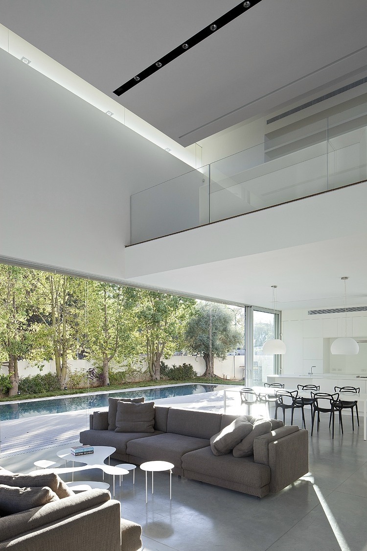 Afeka House by Pitsou Kedem Architects