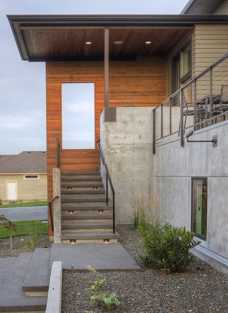 Badger Mountain House by First Lamp Architecture