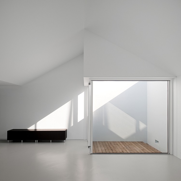 House in Possanco by ARX Arquitectos