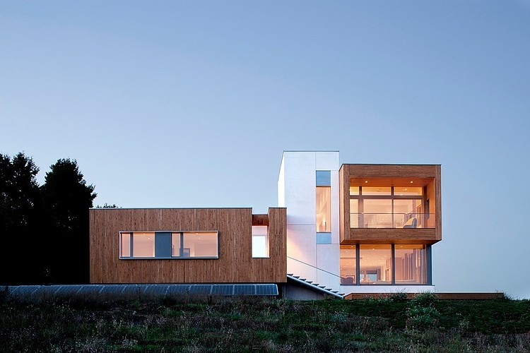 Karuna Residence by Hammer And Hand