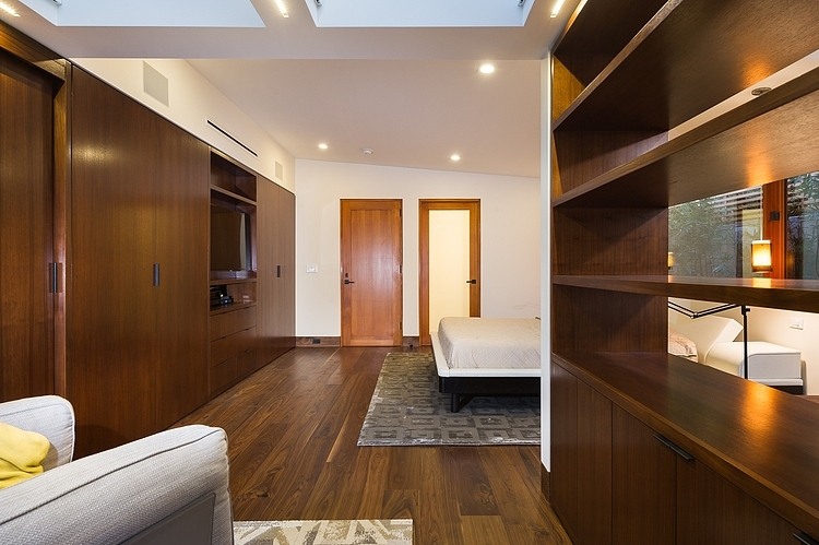 Westgate Residence by Kurt Krueger Architect