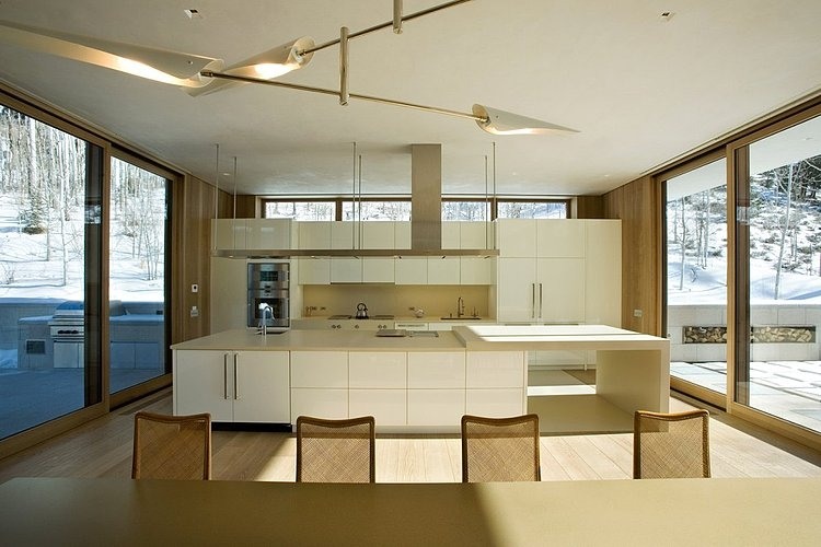 Linear House by Studio B Architects