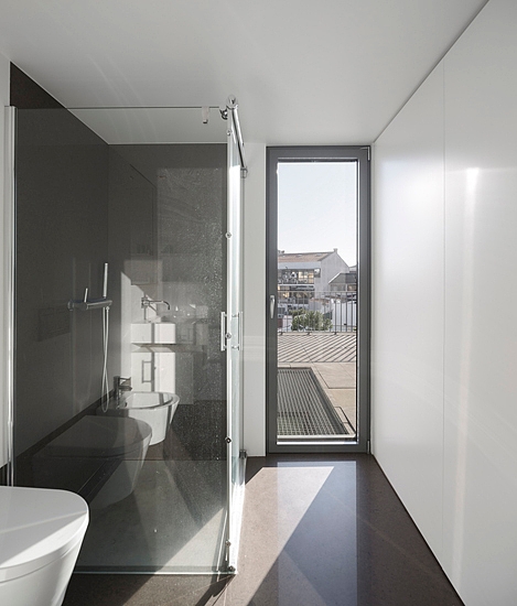 Parede 11 by Humberto Conde Arquitectos