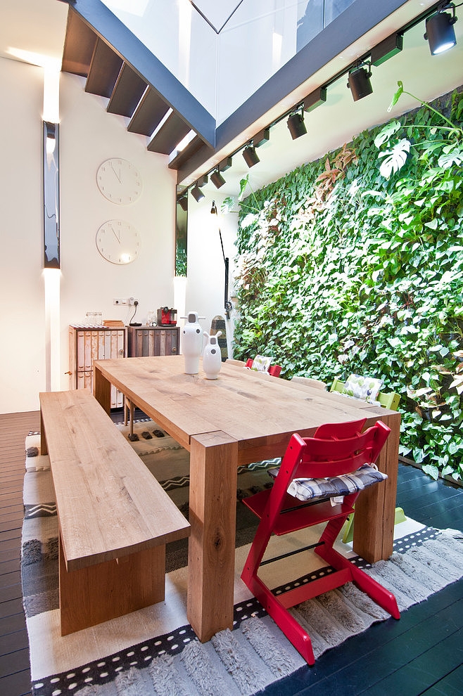 Terrace House in Singapore by Architology