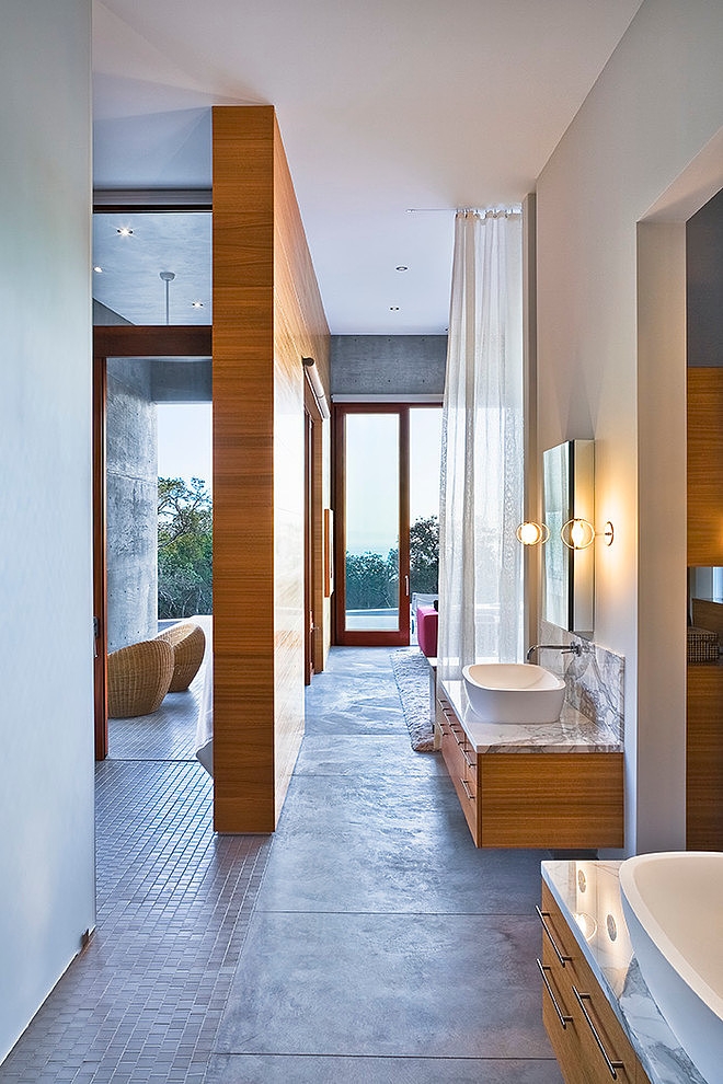 Toro Canyon Residence by Shubin + Donaldson Architects