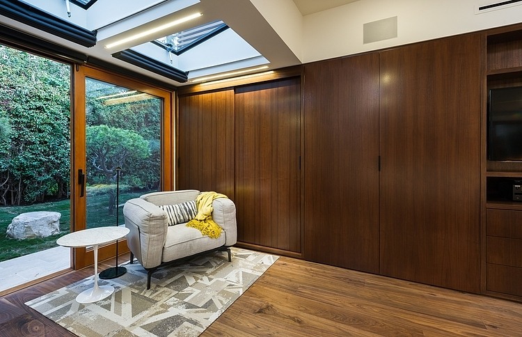 Westgate Residence by Kurt Krueger Architect