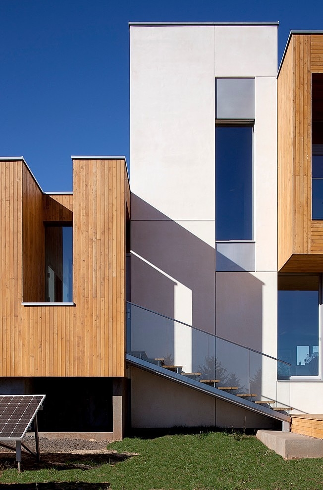 Karuna Residence by Hammer And Hand