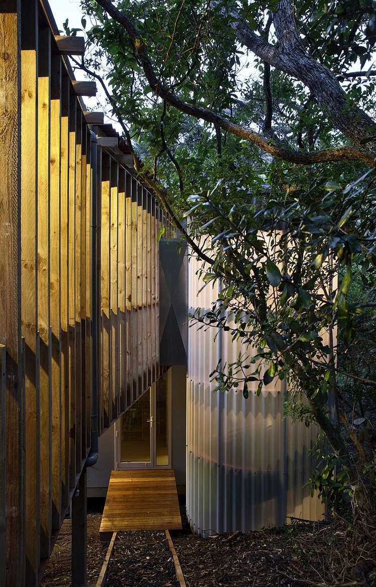 Palm Beach House by Vaughn McQuarrie