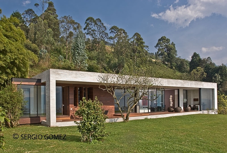 RV House by Alejandro Restrepo Montoya