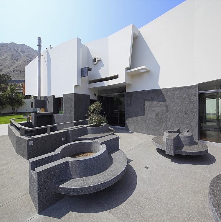 A House Forever by Longhi Architects