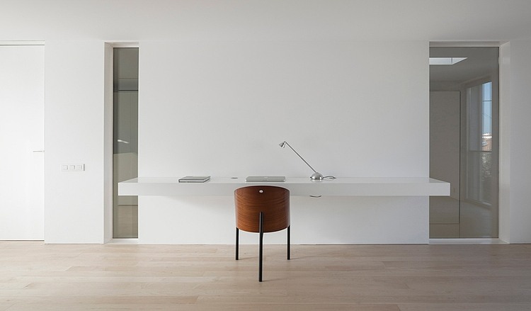 Parede 11 by Humberto Conde Arquitectos