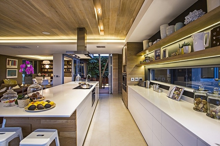 Albizia House by Metropole Architects