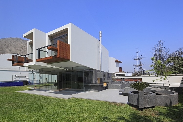 A House Forever by Longhi Architects