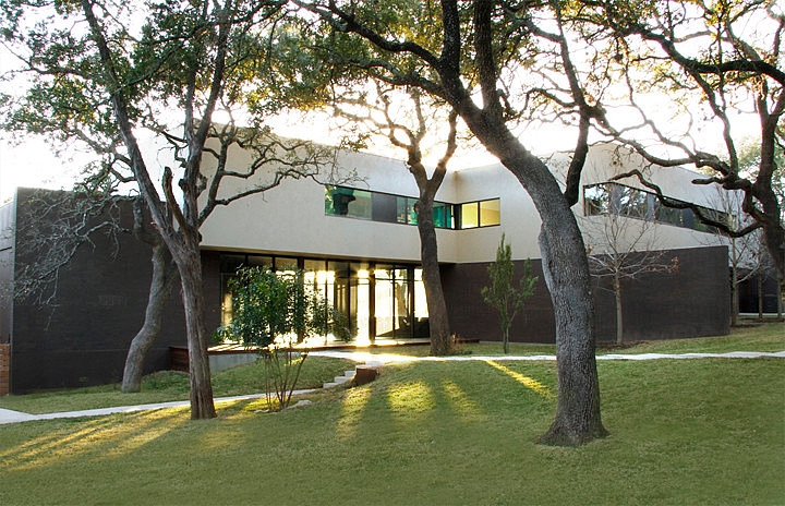 West Lake Hills Residence by Specht Harpman