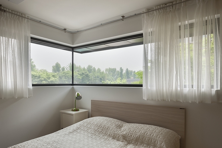 Courtyard House in Seoul by Min Soh
