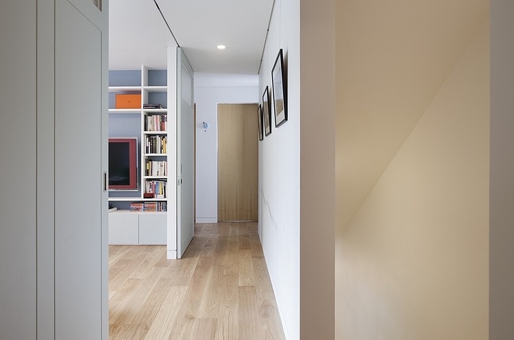 Courtyard House in Seoul by Min Soh