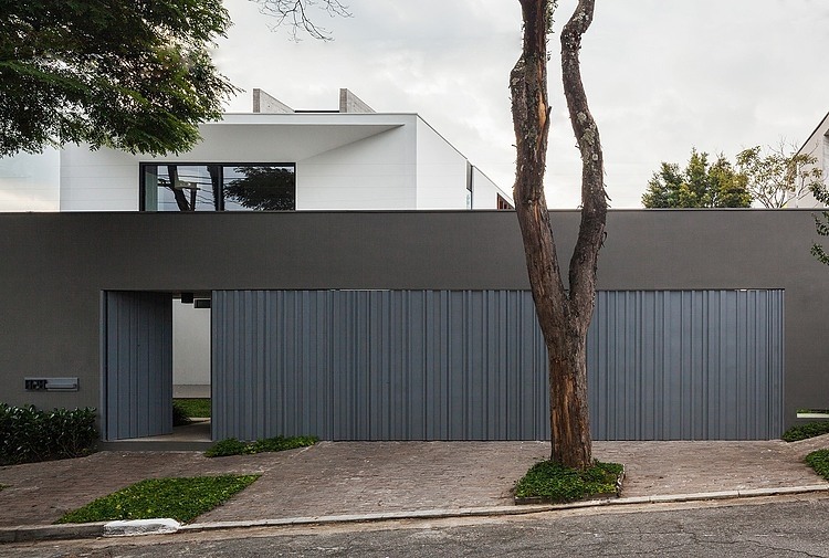Planalto House by Fc Studio