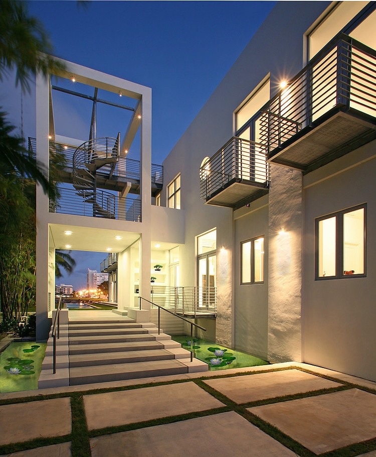 Rivo Alto Residence by Shulman + Associates