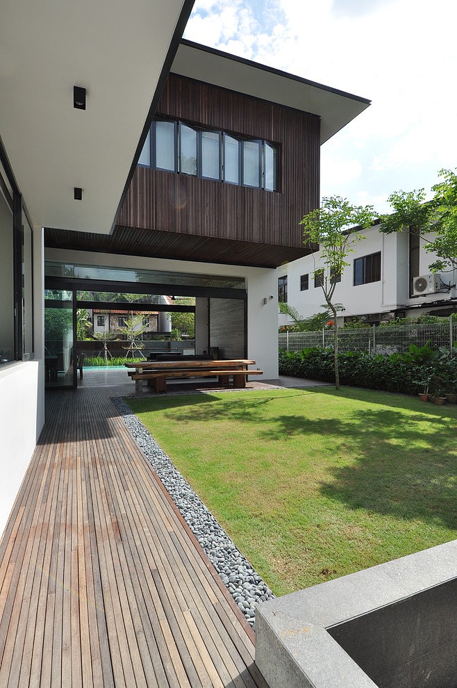 Sunset Terrace House by Architology