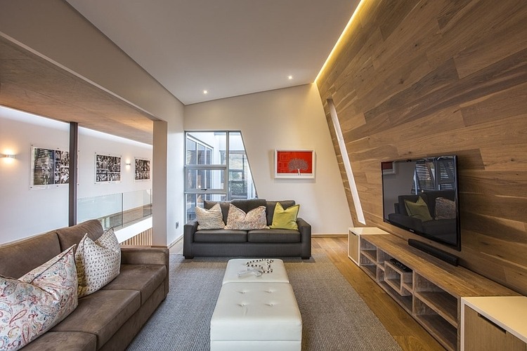 Albizia House by Metropole Architects