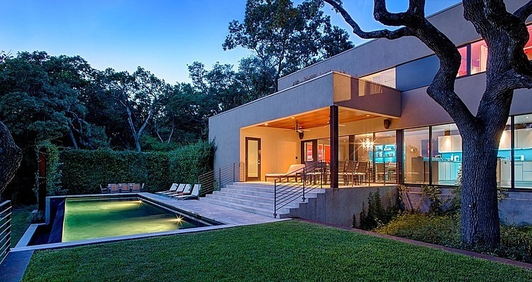 West Lake Hills Residence by Specht Harpman