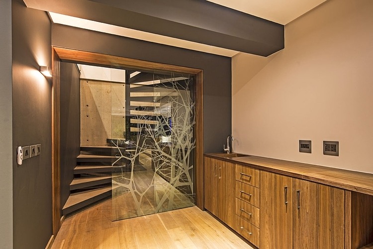 Albizia House by Metropole Architects