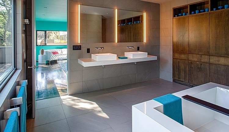 West Lake Hills Residence by Specht Harpman