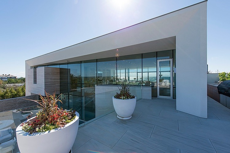 Dune Road House by Jason Klinge Residential Contracting