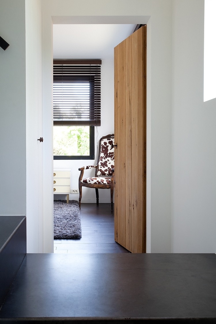 Farmhouse Lennik by Studio Farris