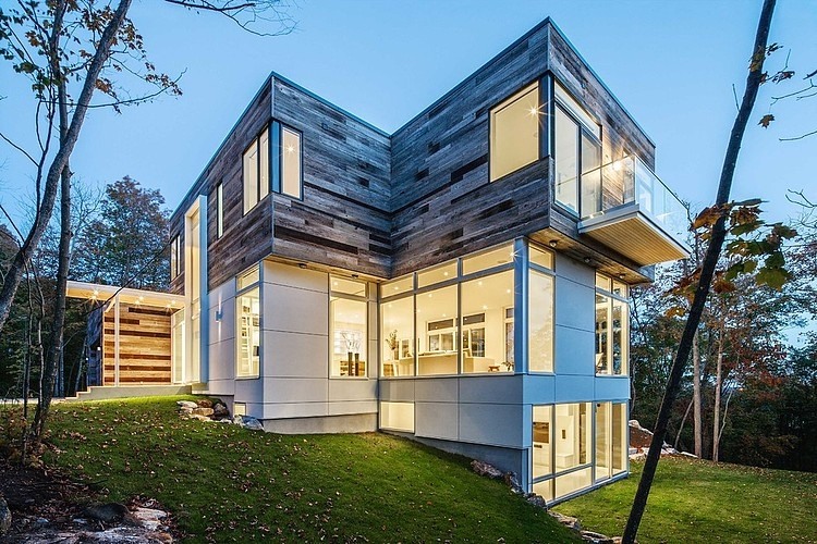 Gatineau Hills Residence by Christopher Simmonds