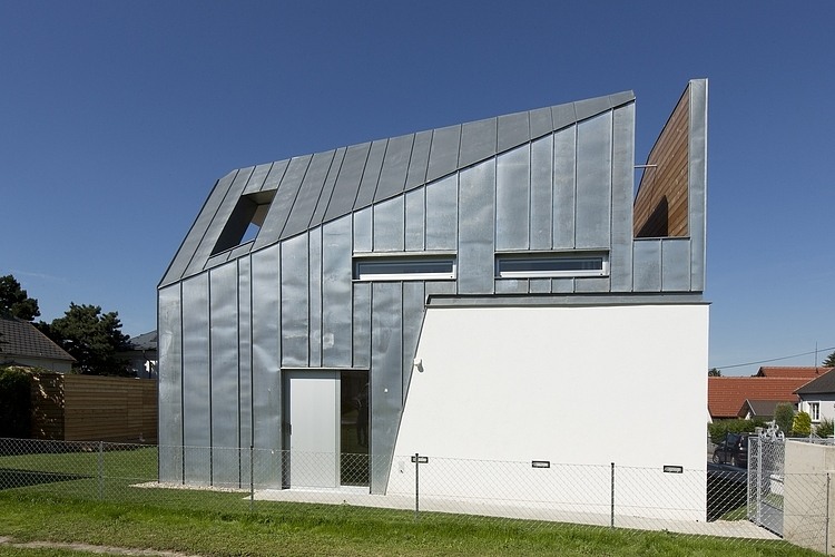 House W by Lostinarchitecture
