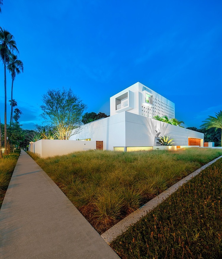 Sky House by Guy Peterson Office for Architecture