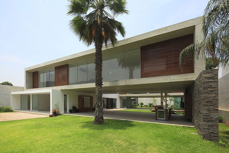 La Planicie House II by Oscar Gonzalez Moix