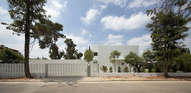 RI House by Paritzki & Liani Architects