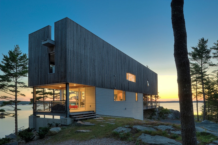 Bridge House by MacKay-Lyons Sweetapple Architects