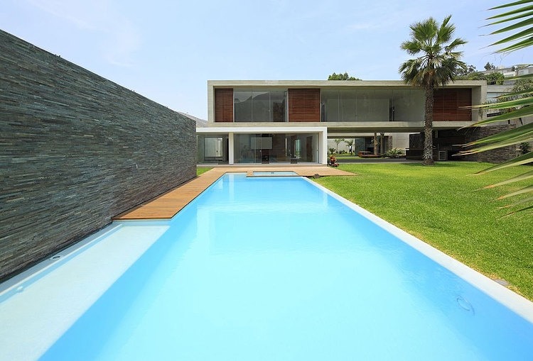 La Planicie House II by Oscar Gonzalez Moix