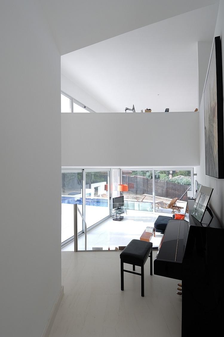 Valdemorillo House by Otto Medem Arquitectura