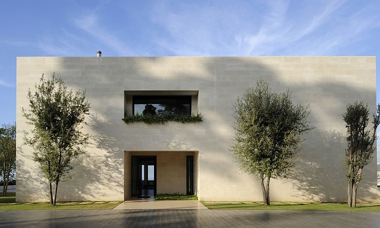 Villa Yarze by Raëd Abillama Architects