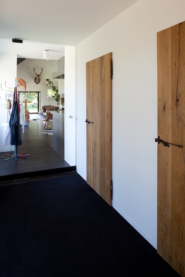 Farmhouse Lennik by Studio Farris
