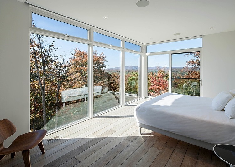 Gatineau Hills Residence by Christopher Simmonds
