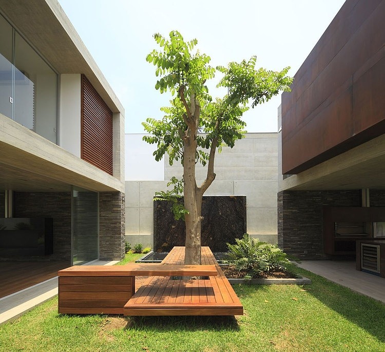 La Planicie House II by Oscar Gonzalez Moix