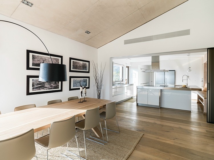 Modern Family Residence by Marga Rotger