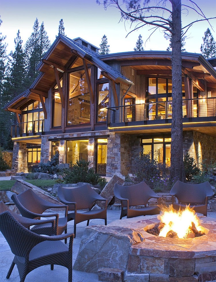 North Lake Tahoe Residence by Kelly & Stone Architects