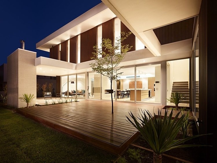 California House by InForm & Pleysier Perkins