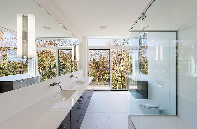 Gatineau Hills Residence by Christopher Simmonds