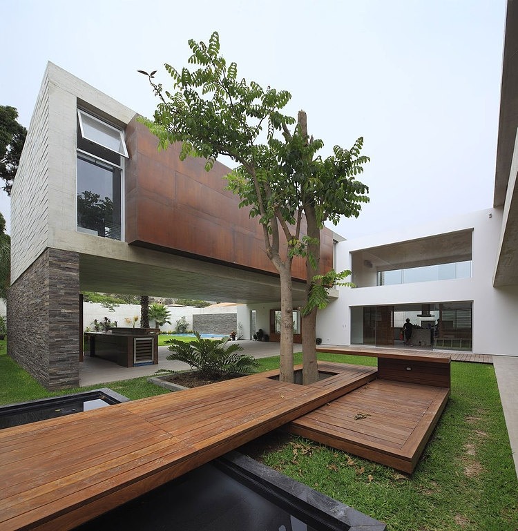 La Planicie House II by Oscar Gonzalez Moix