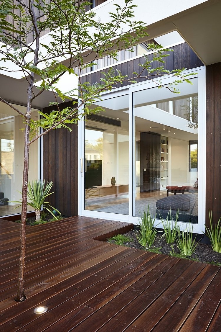 California House by InForm & Pleysier Perkins